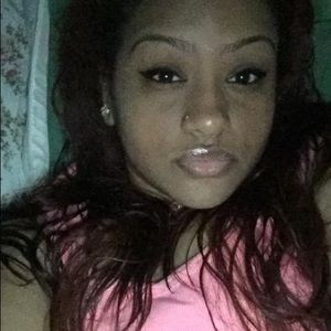 Meet your Posher, Cynthia